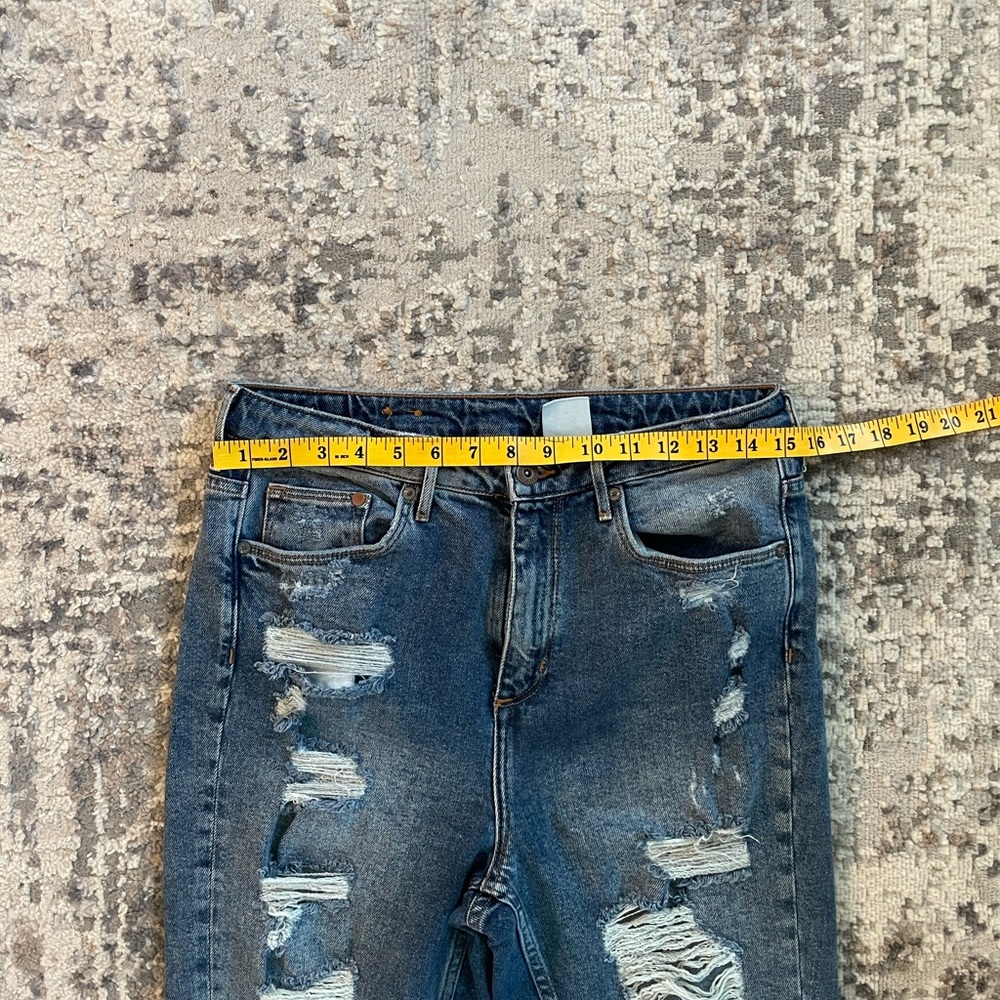 Distressed High Rise Skinny Jeans - Picture 4 of 9